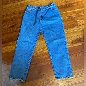 Levi Signature Size 16